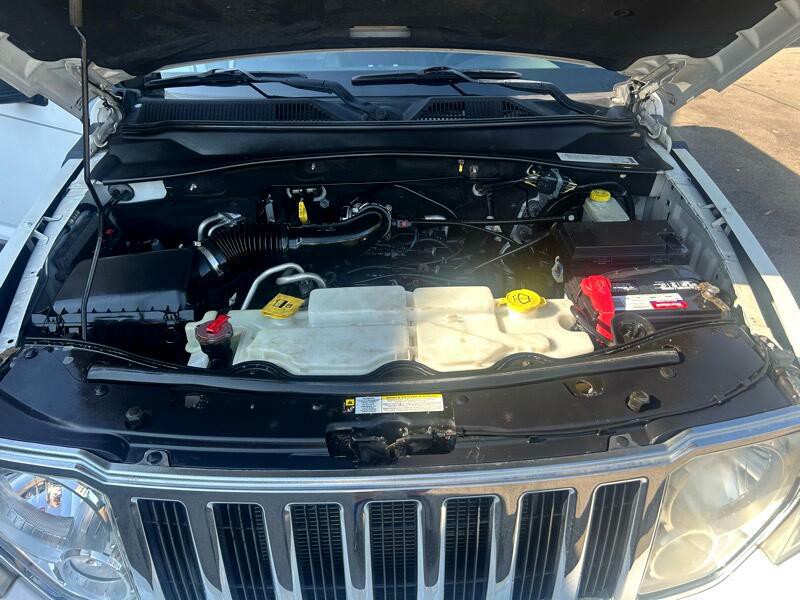 2010 Jeep Liberty Image 10