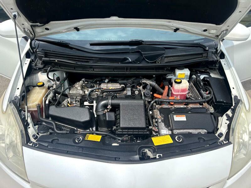 2013 Toyota Prius Image 10