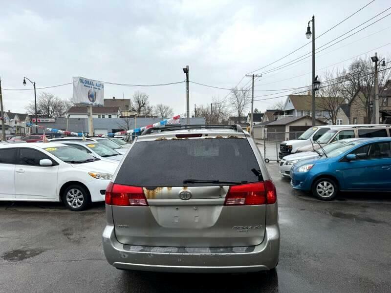 2005 Toyota Sienna Image 8