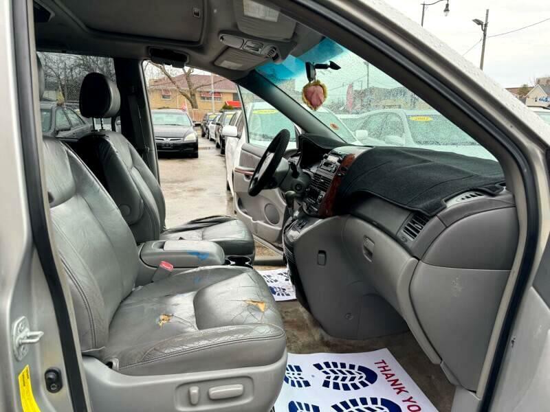 2005 Toyota Sienna Image 13