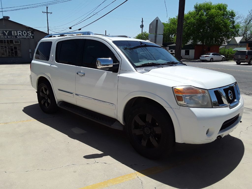 2010 Nissan Armada Image 2