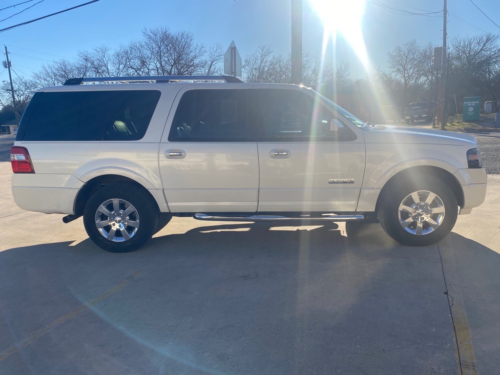 2008 Ford Expedition Image 2