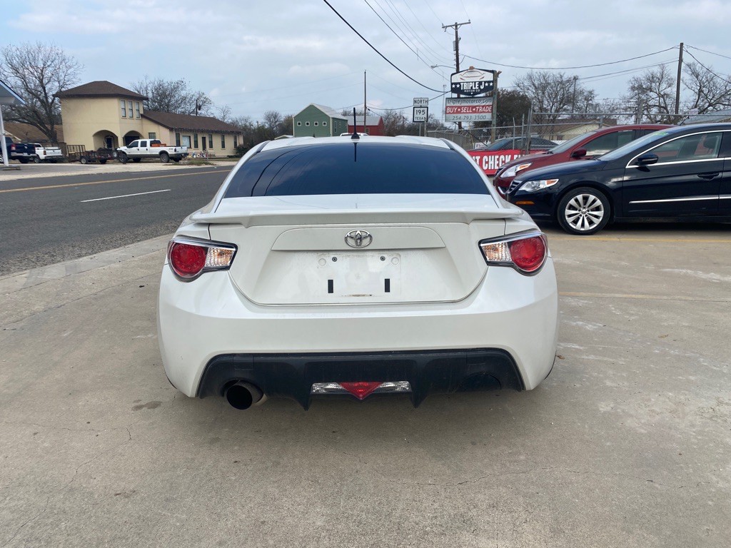 2014 Scion FR-S Image 5