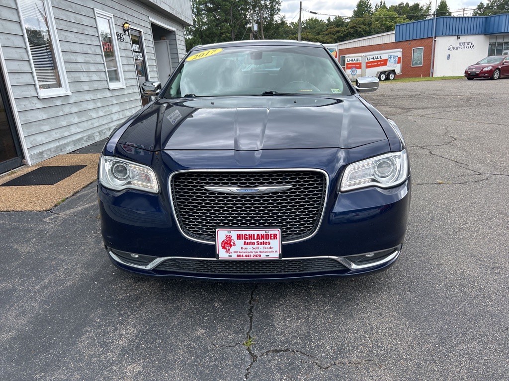 2017 Chrysler 300 Image 11
