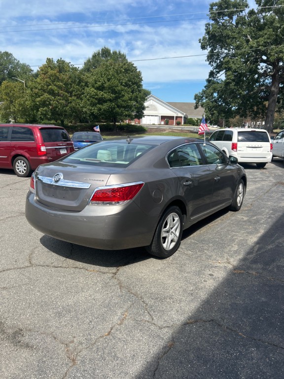 2010 Buick Lacrosse Image 5