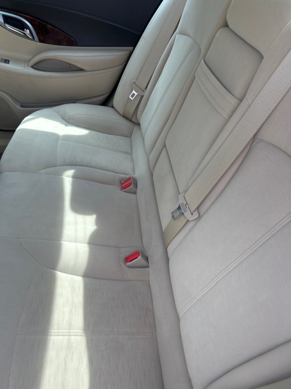 2010 Buick Lacrosse Image 9