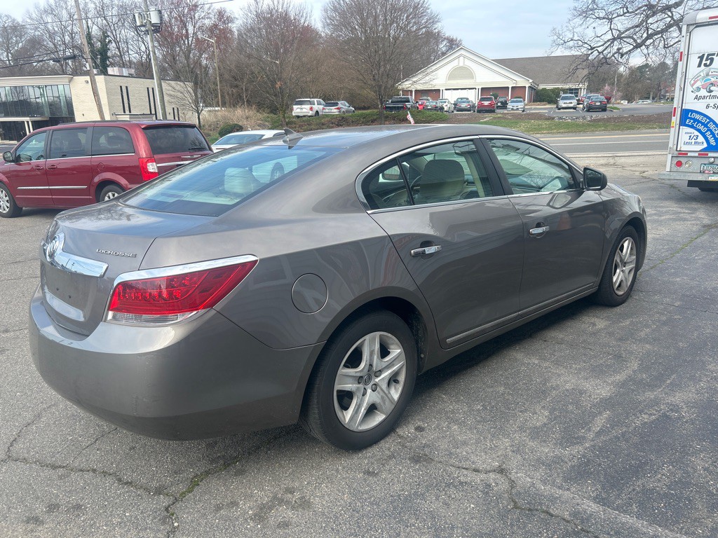 2010 Buick Lacrosse Image 4