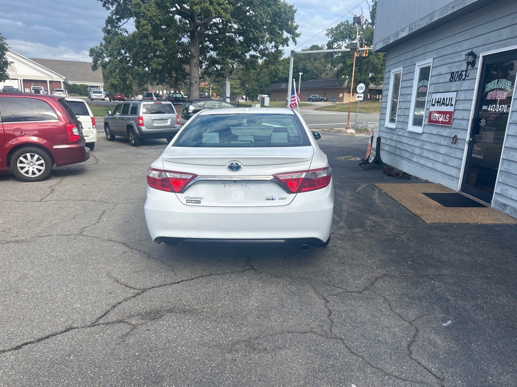 2015 Toyota Camry Image 12
