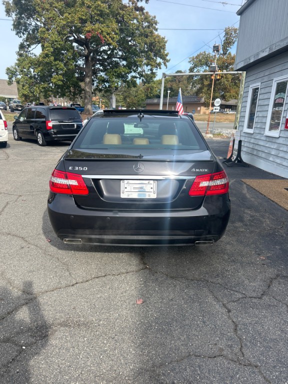 2013 Mercedes-Benz E-Class Image 5
