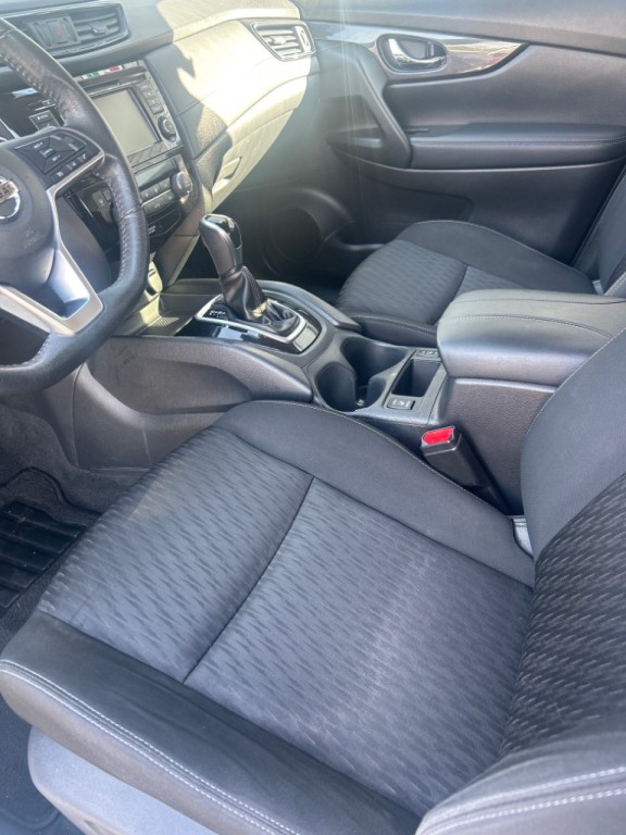 2020 Nissan Rogue Image 17