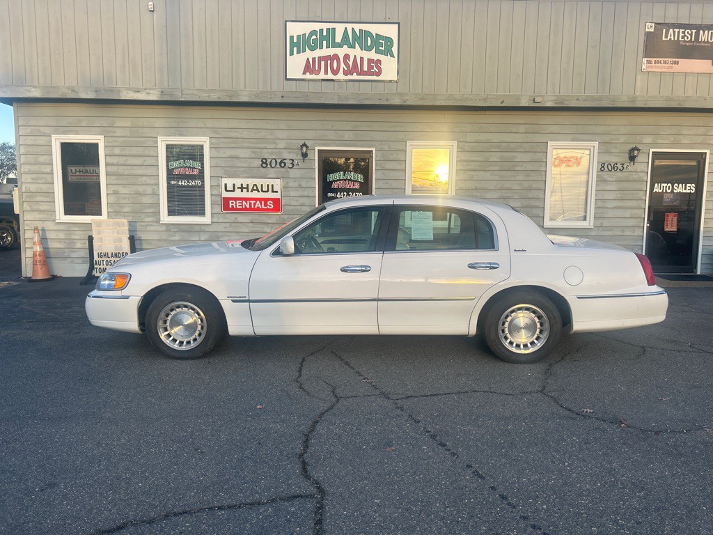 1998 Lincoln Town Car Image 1