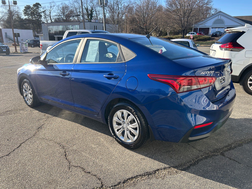 2020 Hyundai Accent Image 2