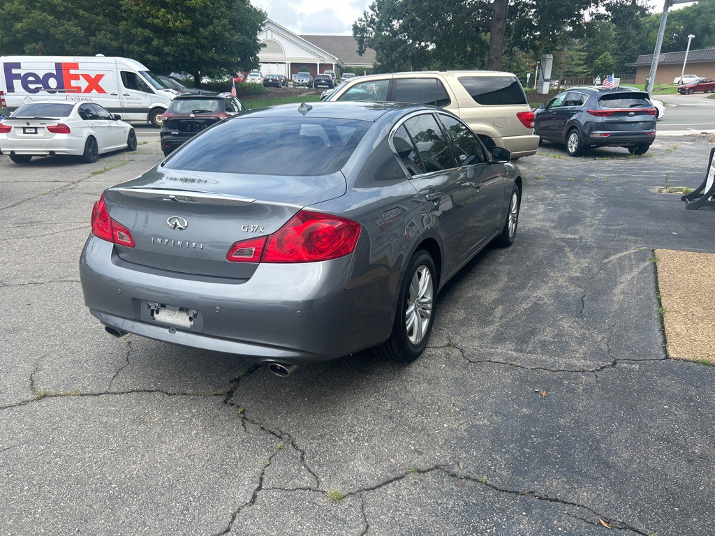 2010 INFINITI G37 Image 5