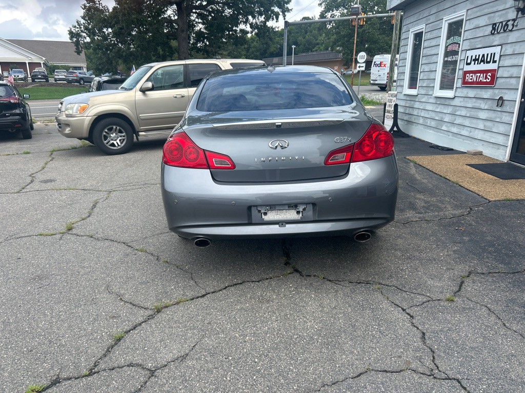2010 INFINITI G37 Image 6