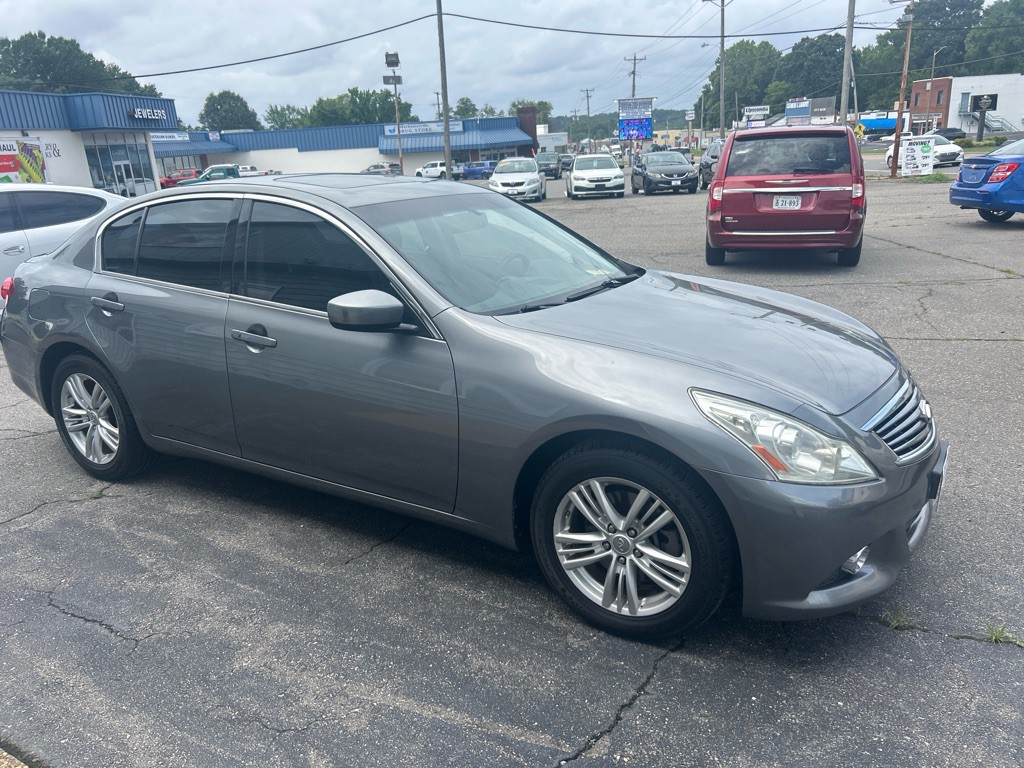 2010 INFINITI G37 Image 9