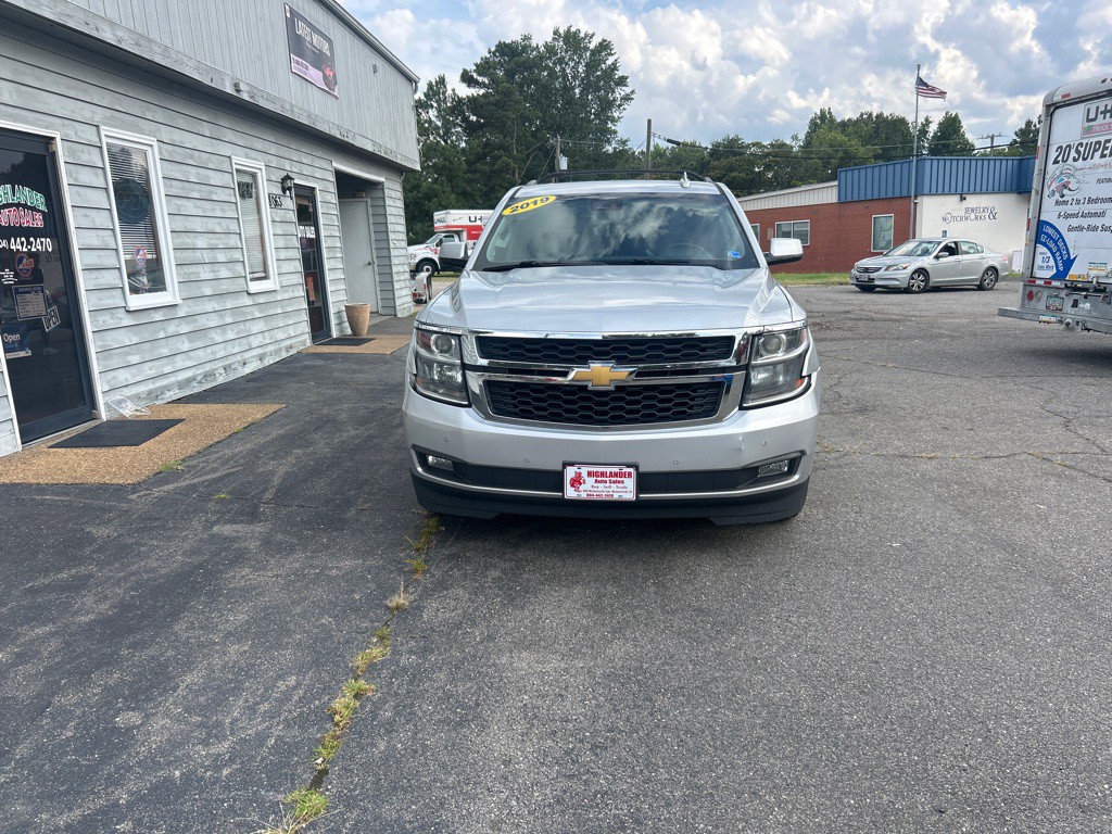 2019 Chevrolet Suburban Image 3