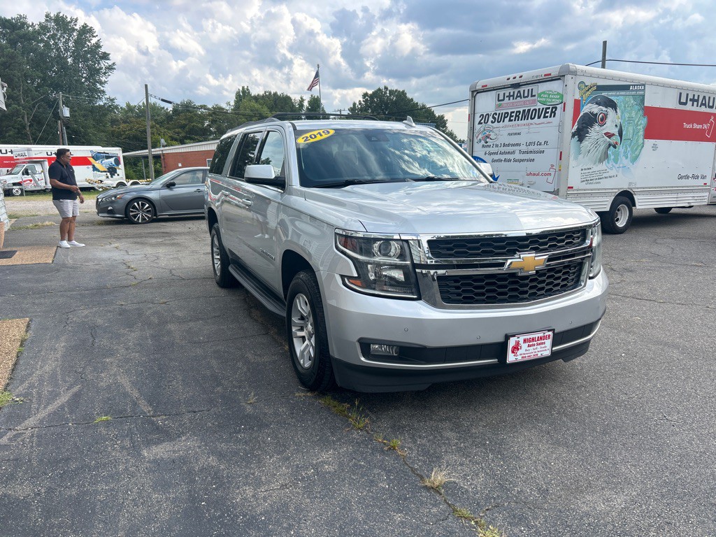 2019 Chevrolet Suburban Image 4