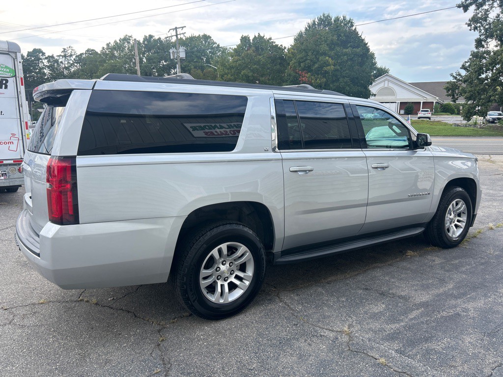 2019 Chevrolet Suburban Image 6