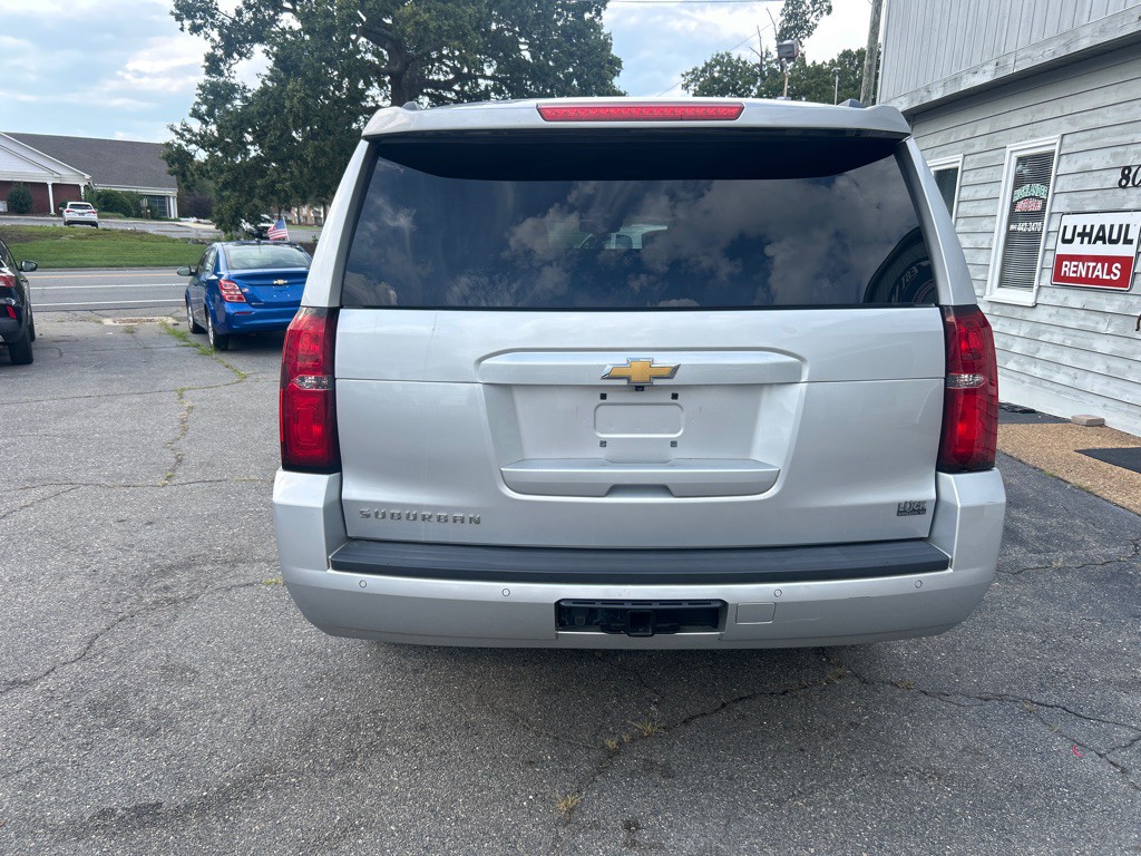 2019 Chevrolet Suburban Image 8