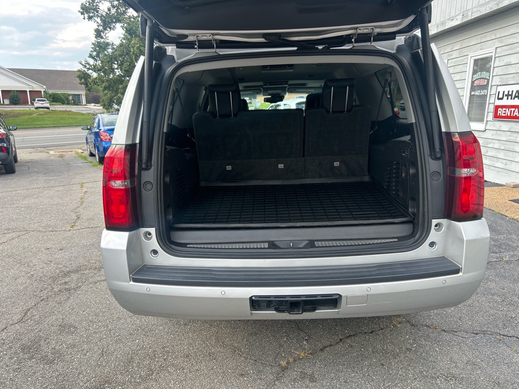 2019 Chevrolet Suburban Image 24