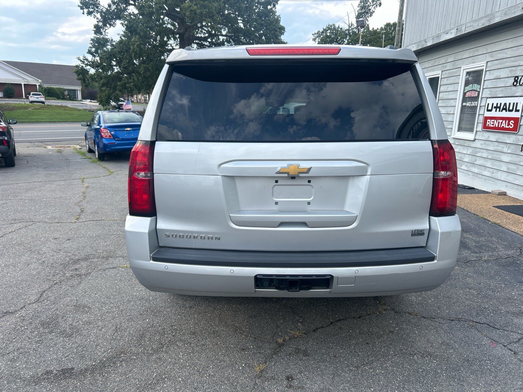 2019 Chevrolet Suburban Image 25