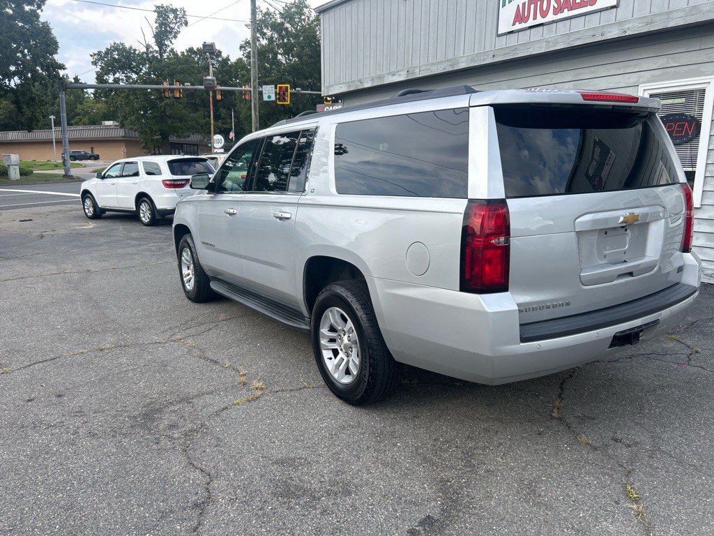 2019 Chevrolet Suburban Image 26