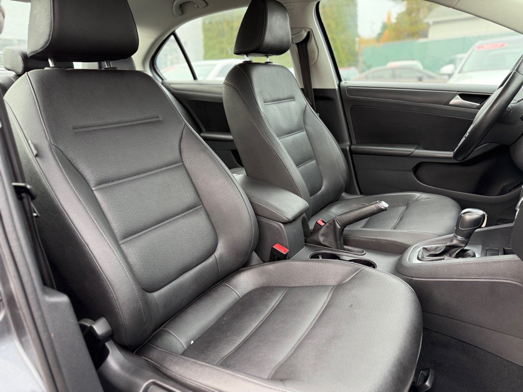 2012 Volkswagen Jetta Image 15