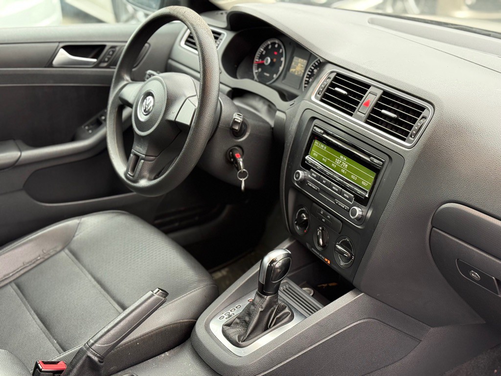 2014 Volkswagen Jetta Image 16