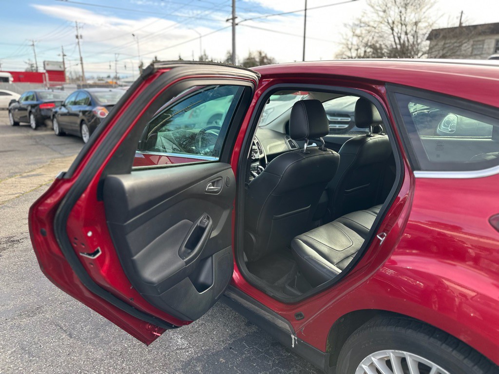 2012 Ford Focus Image 9