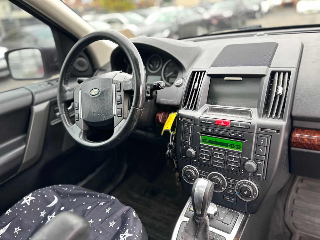 2008 Land Rover LR2 Image 11