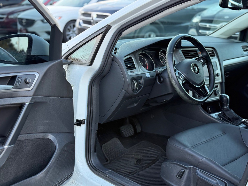 2015 Volkswagen Golf Image 8