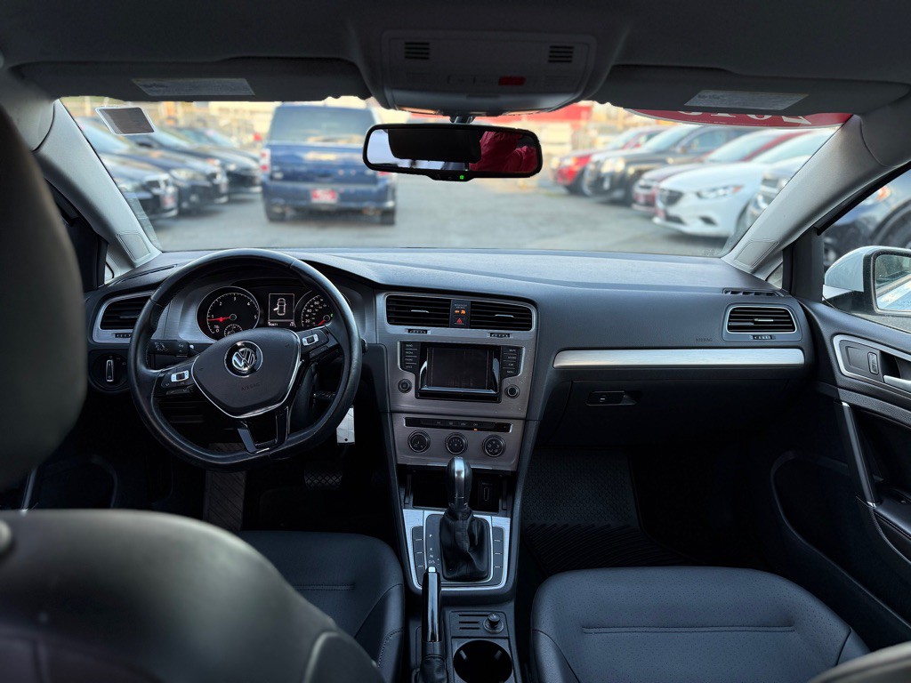 2015 Volkswagen Golf Image 13