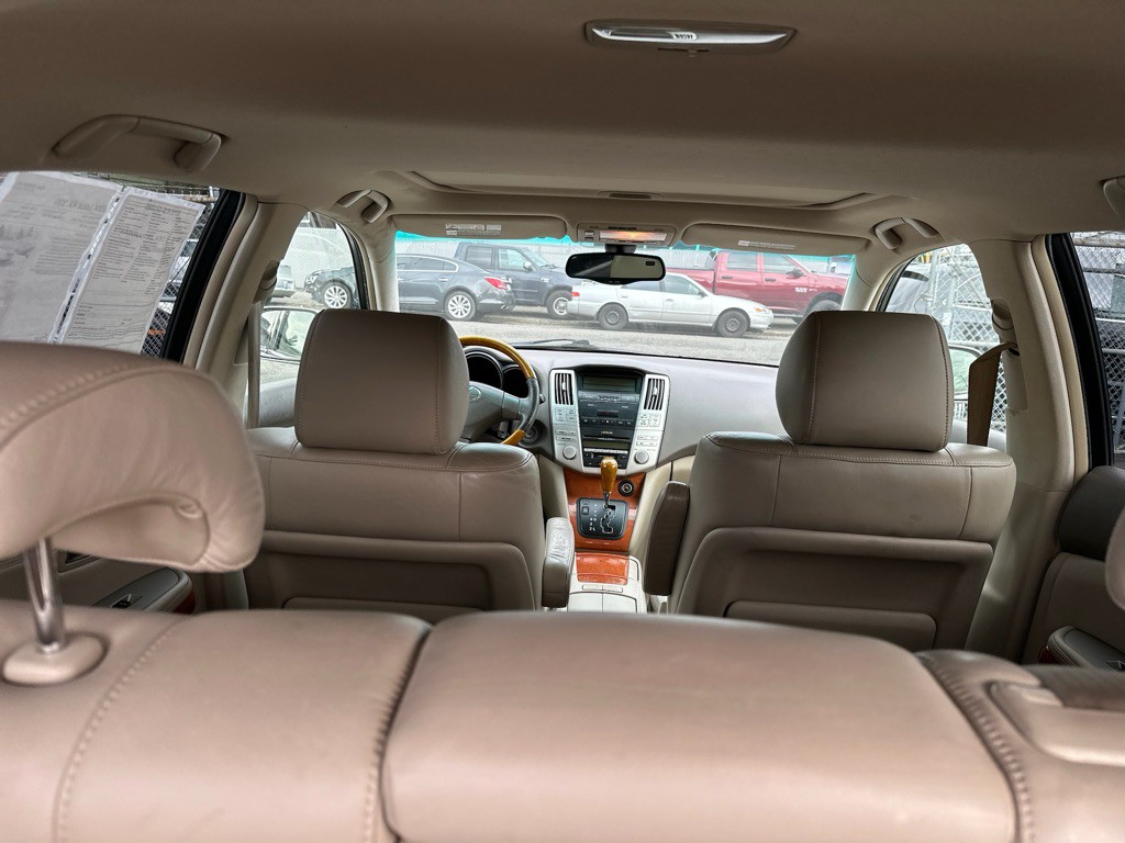 2004 Lexus RX Image 10
