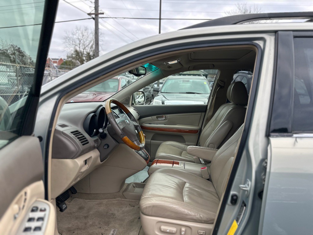 2004 Lexus RX Image 12