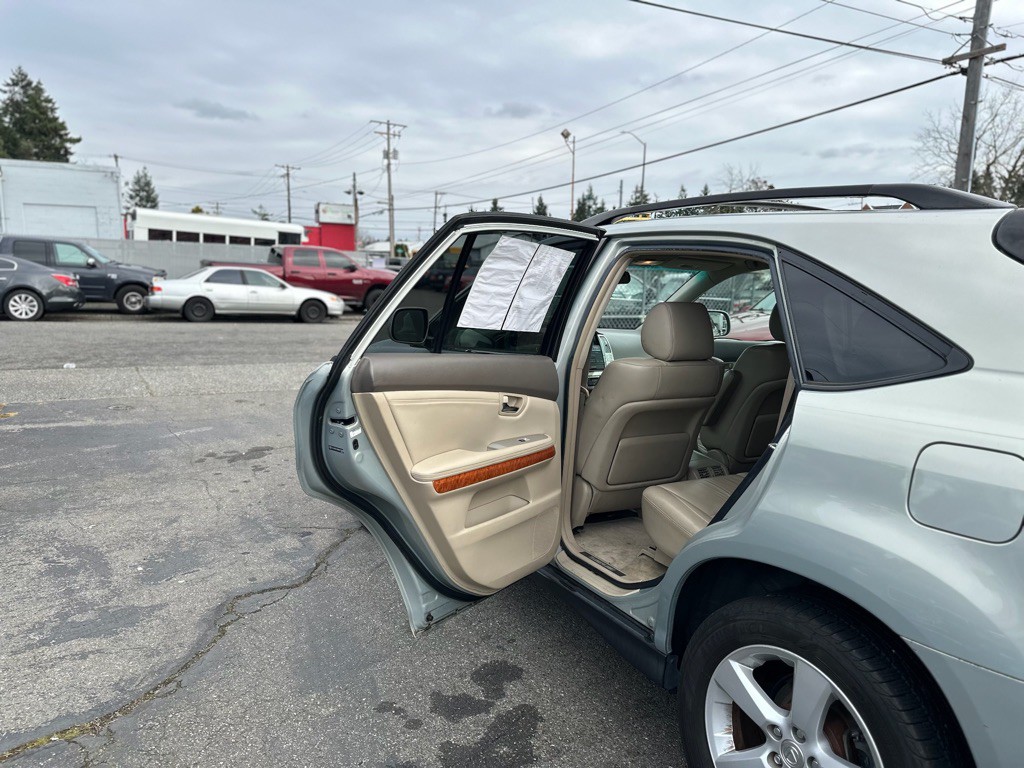 2004 Lexus RX Image 13