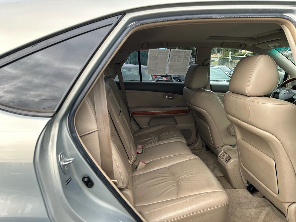 2004 Lexus RX Image 18