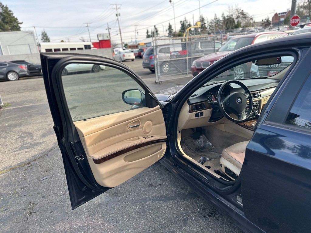 2009 BMW 3 Series Image 8