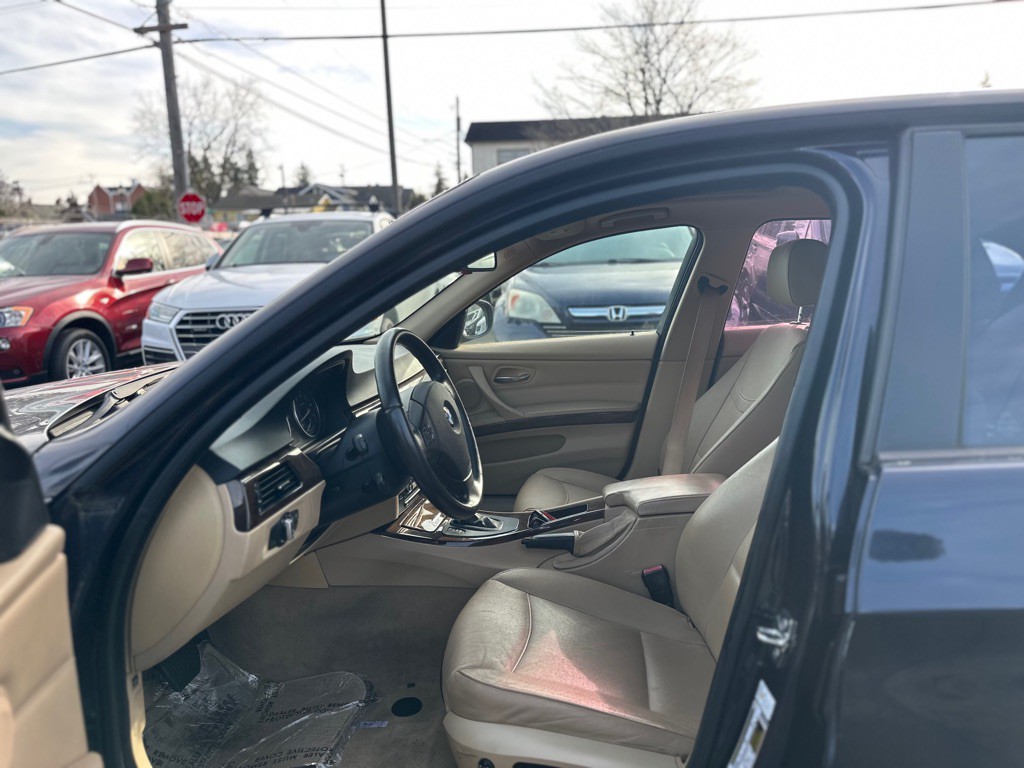 2009 BMW 3 Series Image 9