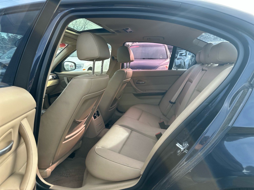 2009 BMW 3 Series Image 11