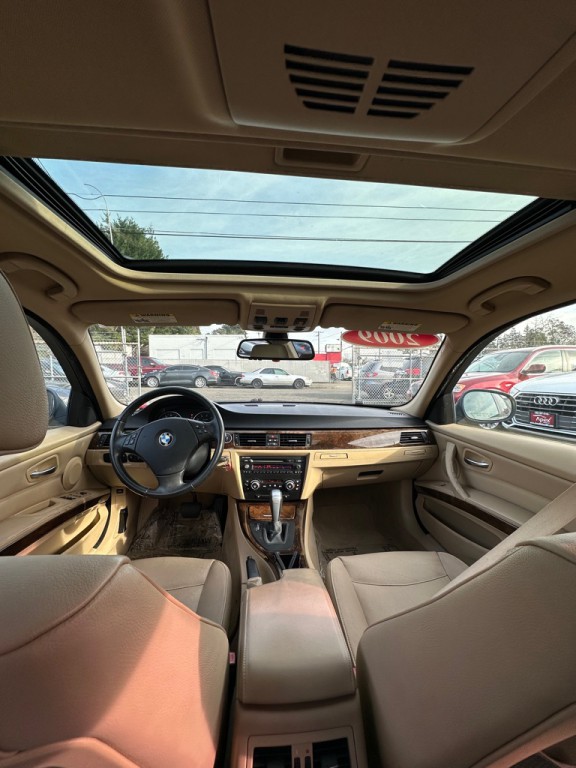 2009 BMW 3 Series Image 12