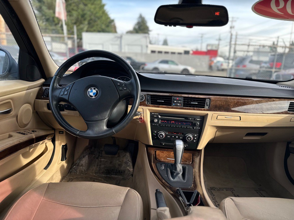 2009 BMW 3 Series Image 13