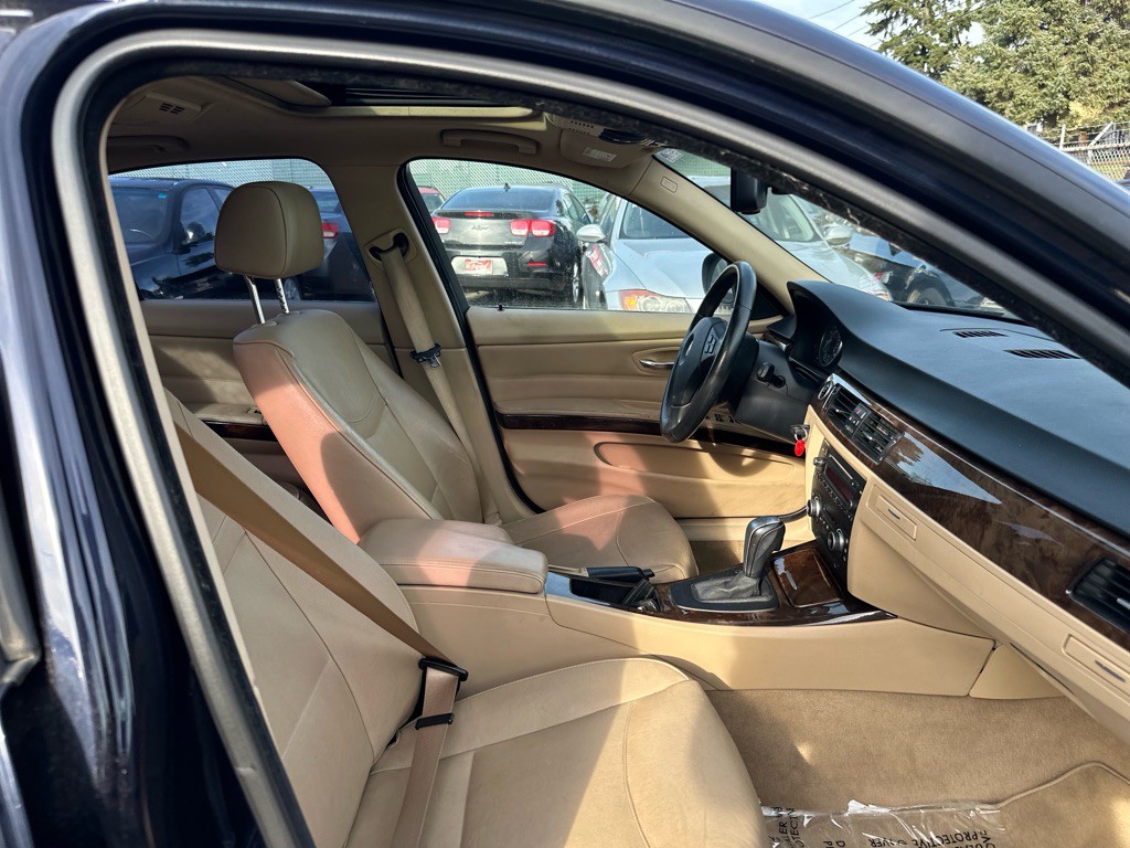 2009 BMW 3 Series Image 15