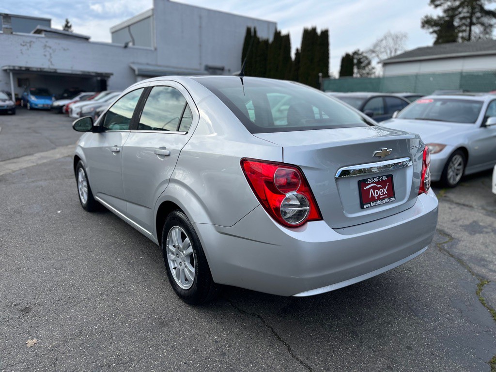 2013 Chevrolet Sonic Image 5