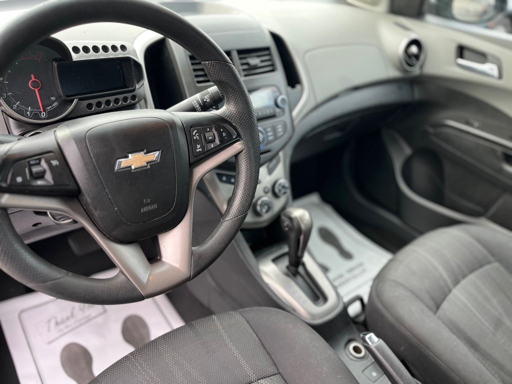 2013 Chevrolet Sonic Image 10