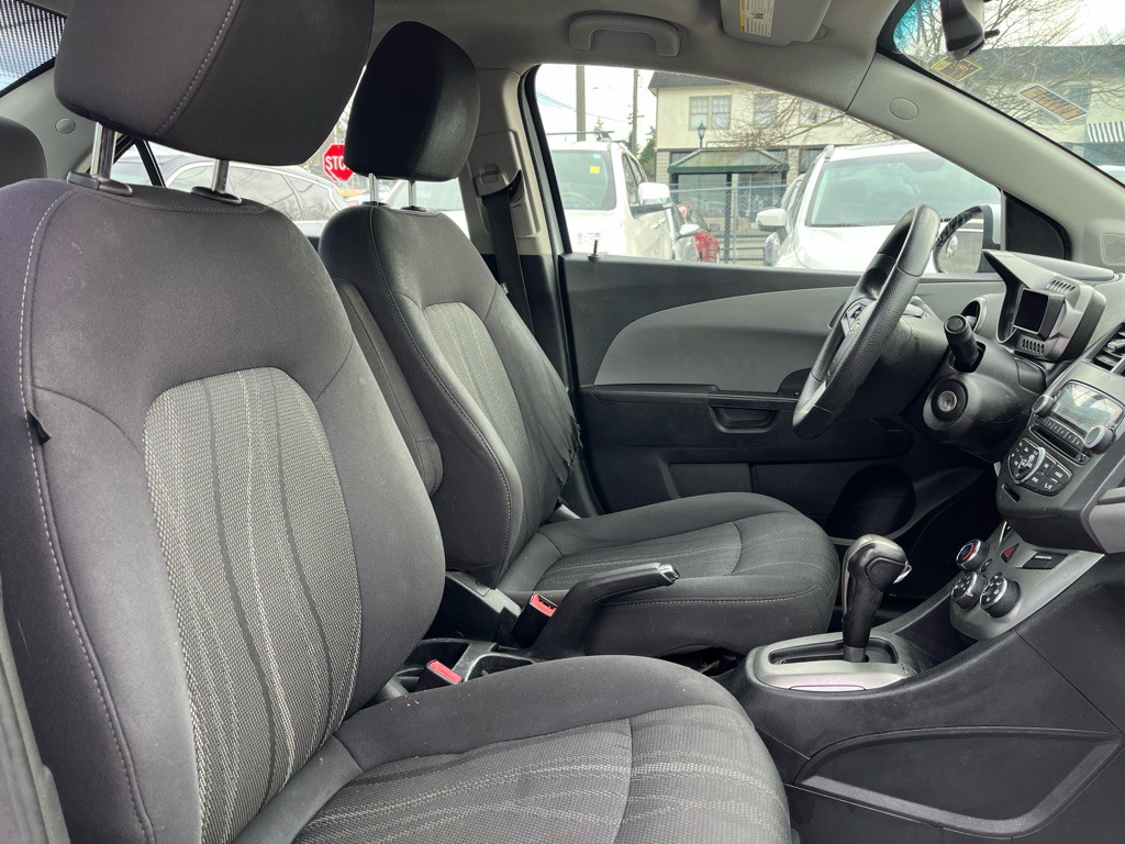 2013 Chevrolet Sonic Image 13