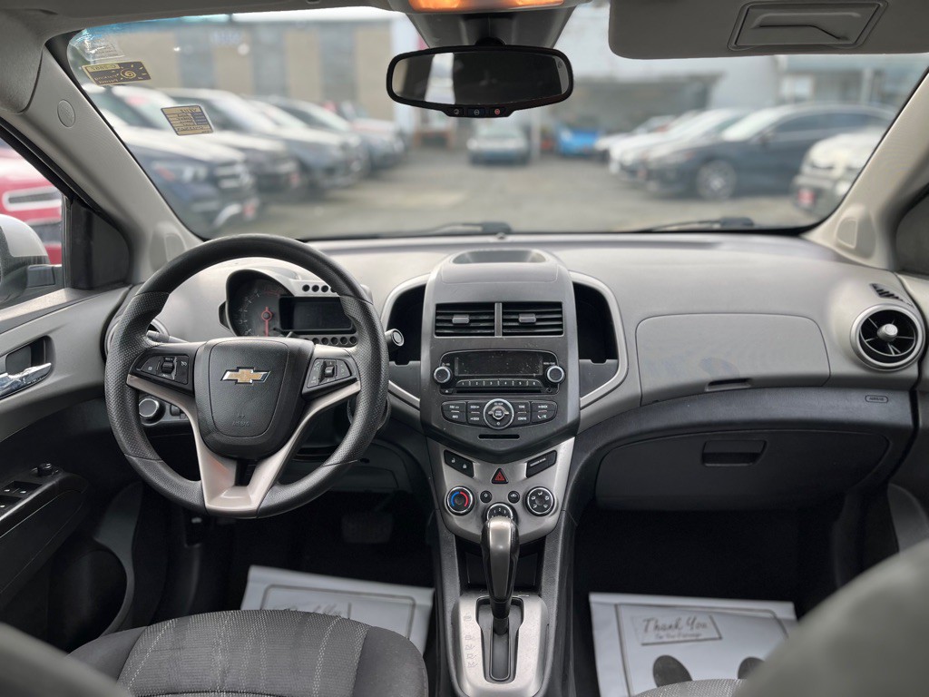2013 Chevrolet Sonic Image 17