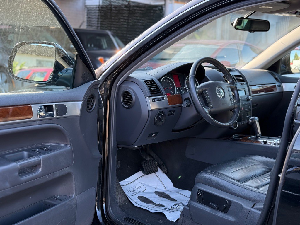 2008 Volkswagen Touareg Image 8