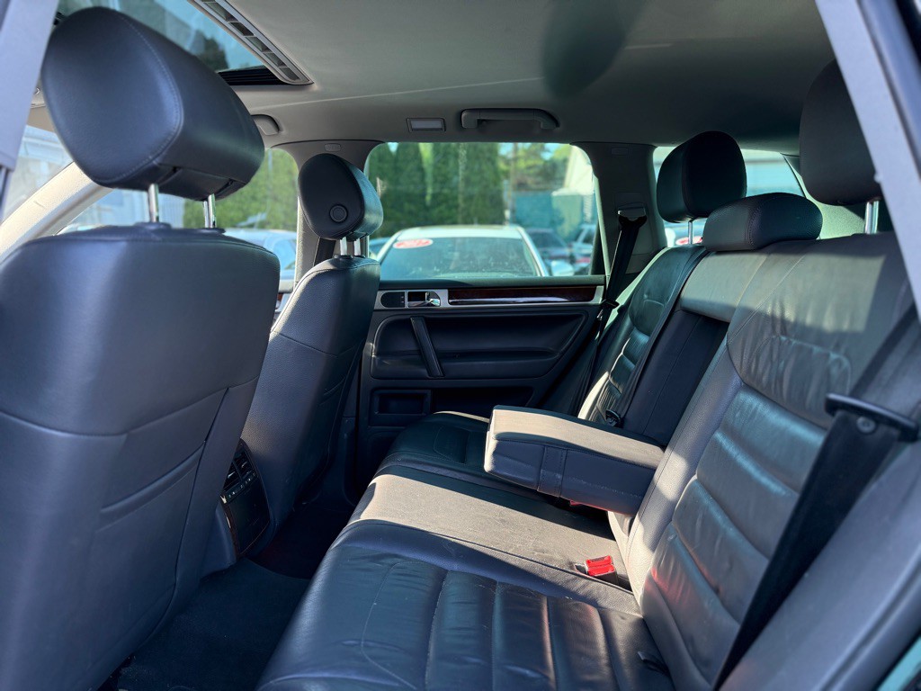 2008 Volkswagen Touareg Image 10