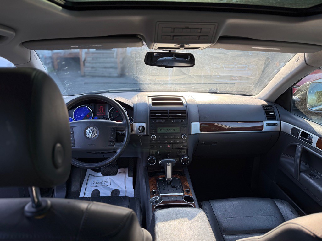 2008 Volkswagen Touareg Image 11