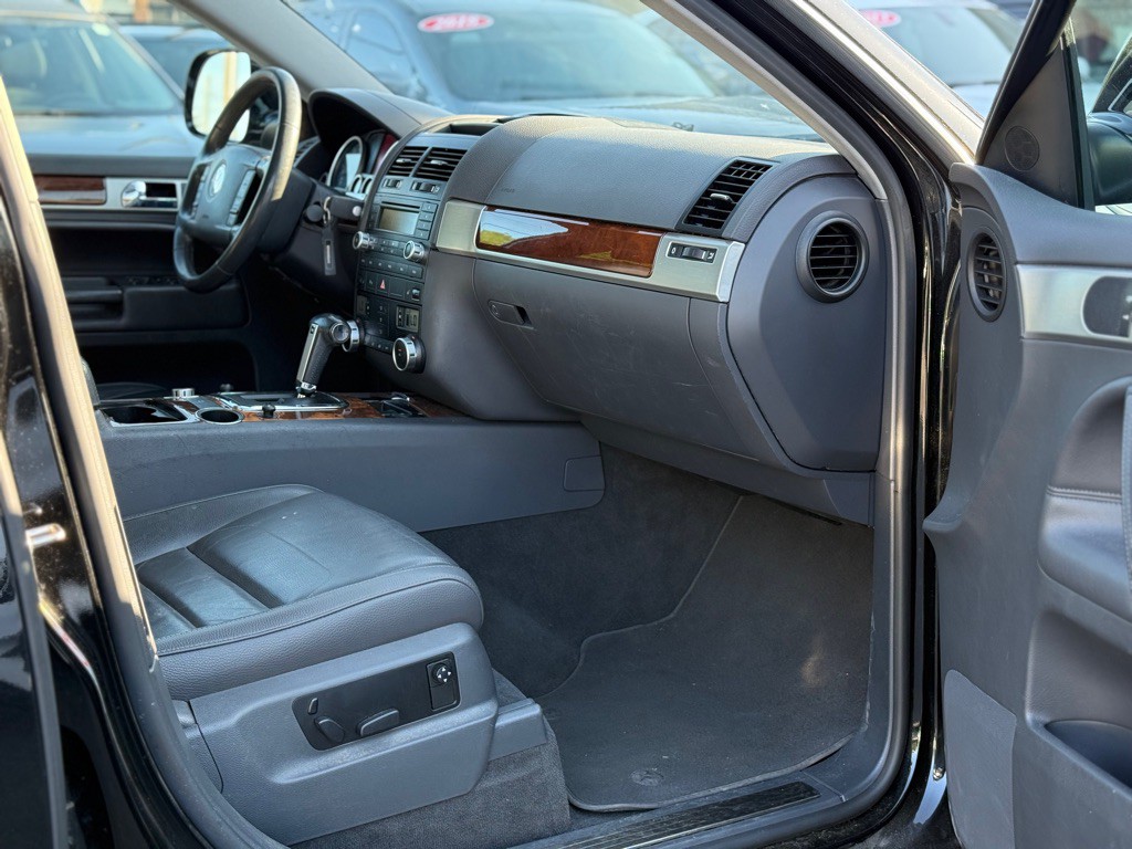 2008 Volkswagen Touareg Image 13